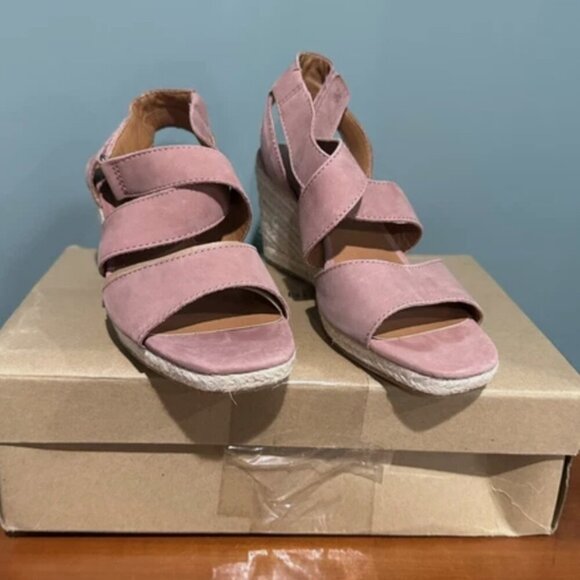 LUCKY BRAND Women's 7.5 M Pink Mendona Antler Soft Buck Wedge Strap Open Sandals - Picture 4 of 6
